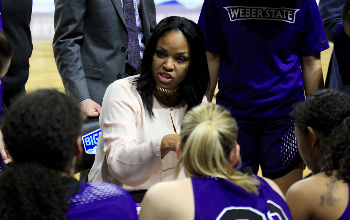 ‘The right direction’ er State women’s basketball coach Velaida Harris signs new contract